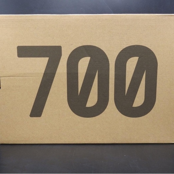 NIB Adidas Yeezy Boost 700 MNVN Size 12 Laceless “Phosphor” - Picture 8 of 10